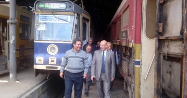 بالصور.. هيئة النقل العام تواصل أعمال رفع كفاءة أسطول الترام بالإسكندرية