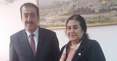 قنصل فلسطين بالإسكندرية يستقبل الروائية "بشرى أبو شرار"