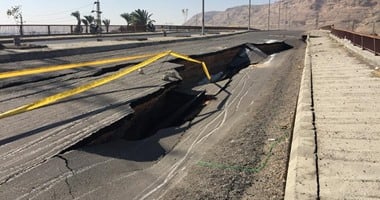 "الخوازيق" تشعل الجدل بين النصر للمقاولات و"هندسة أسيوط" فى  كارثة انهيار كوبرى سوهاج.. رئيس الشركة: تحفظنا على تصميم الجامعة بسبب وجود مصرف بجانبه.. والمحافظ يشكل لجنتين لمعرفة الأسباب وتحديد الخسائر