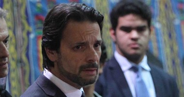 بالفيديو.. نجل فيروز يتلقى عزاء والدته بالحامدية الشاذلية