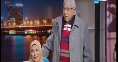 زوج الفنانة فاطمة عيد يفاجئها بدخوله استوديو "آخر النهار"
