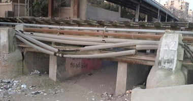 بالصور .مواسير أعلى كوبرى شمال طرة بالمعادى تهدد سلامة المواطنين