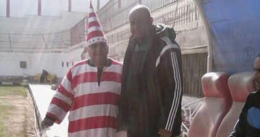 بالصور.. نادى بلدية المحلة يحاول "فك النحس" بالبخور