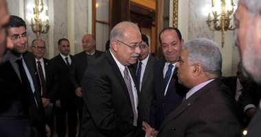 رئيس الوزراء يستكمل لقاءاته بأعضاء مجلس النواب تمهيدا لبيان الحكومة.. يلتقى 36 عضوا لمحافظتى الفيوم وبنى سويف للتعرف على أهم مشاكل المواطنين.. ويستمع لمطالب أهالى محافظات الدلتا الأسبوع المقبل