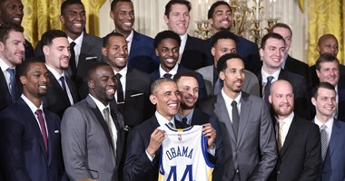 حامل لقب "NBA" يعرض على أوباما الانضمام له بعد الرحيل عن البيت الأبيض
