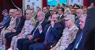 القوات المسلحة تعرض  فيلمًا تسجيليًا عن مشروعات 6 أكتوبر فى حضور السيسى