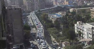 بالصور..شلل مرورى أعلى كوبرى الجيزة المعدنى فى الاتجاهين بسبب أعمال الصيانة