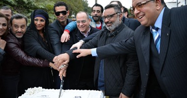 بالصور.. أسرة مسلسل "ولد فضة" تحتفل ببداية التصوير