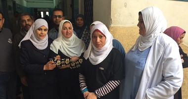 بالصور.. غضب بمستشفى كوم حمادة بالبحيرة بعد تعدى أمين شرطة على ممرضة.. نقل المجنى عليها للعناية المركزة لانهيارها.. وجلسة طارئة لنقابة التمريض للتصعيد.. وزوجها: لن أتنازل عن حق زوجتى مهما كانت الضغوط