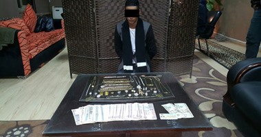 المتهم بسرقة مصوغات ذهبية بمليون جنية من شقة رجل أعمال: سرقته لأن معه فلوس كتير