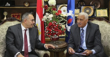 الهياتمى يتابع الأعمال النهائية لسوق الباعة الجائلين بالسويس