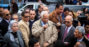 بالصور.. محافظ القاهرة يتابع الإزالات بمنطقة تل العقارب والأهالى يطالبون بوقف الهدم