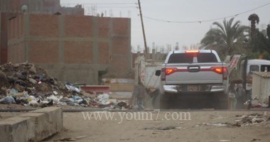 بالصور.. بعد يوم من إغلاقه.. إعادة فتح مزلقان عشوائى ببشتيل فى الجيزة