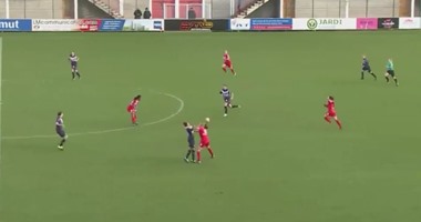 بالفيديو.. "خناقة" حريمى عنيفة فى الدرجة الثانية بالدورى الفرنسى