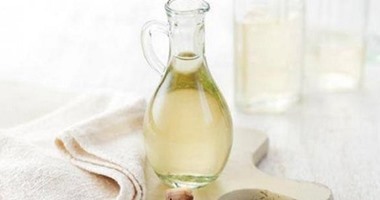 خل التفاح وزيت اللافندر والروز مارى .. وصفة طبيعية للعناية بالشعر
