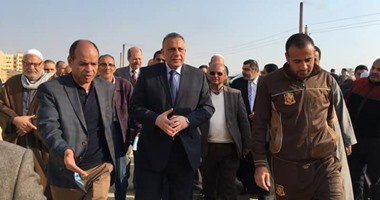 بالصور.. محافظ الجيزة يتفقد مشروع الإسكان الاجتماعى بجرزا فى العياط