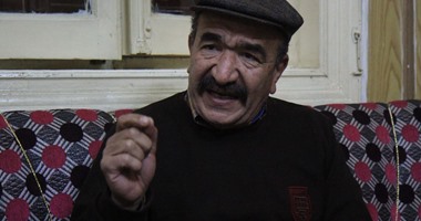 كمال أبوعيطة: أنا عاتب على السيسى ولكن أحبه وبينى وبينه "عيش وملح".. هناك أداء سياسى منحط فى البلد وأنا جزء منه.. ويؤكد: "أنا مش زى البرادعى عشان أنط من المركب".. والسذج يعتبرونه "أيقونة الثورة"