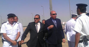 مدير أمن القاهرة يفاجئ القوات ويقود حملات مرورية بالقاهرة الجديدة 
