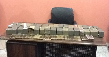 ضبط سيارة بها 8 طرب حشيش بطريق الإسكندرية الصحراوى