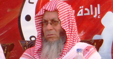 صراع عمائم الدعوة السلفية.. الشيخ محمد جويلى يهاجم ياسر برهامى ويعلن تجميد نشاطه الحزبى فى مطروح.. ويؤكد: لسنا ممن يعبد المشايخ.. ورجال"برهامى" يردون: يثير الفتنة وحديثه ملىء بالأكاذيب والزور والبهتان