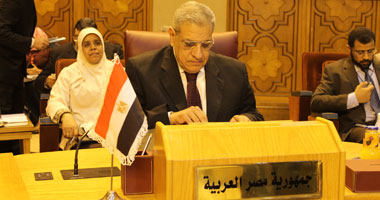 وزير الإسكان: نريد أن يشعر المواطن بزلزال فى الخدمات 