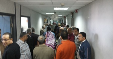 عمال مصنع للملابس الجاهزة بالمنيا يهددون بالاعتصام احتجاجا على عدم صرف رواتبهم