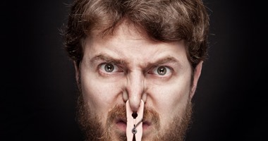 4 نصائح للتعامل مع رائحة شريك السكن المزعجة