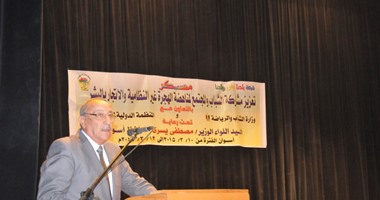 عشر جمعيات أهلية بأسوان تناهض الهجرة غير الشرعية والاتجار بالبشر