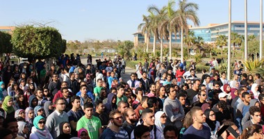 جامعة القاهرة تنتهى من الكتاب الجامعى للفصل الدراسى الثانى..  كلية الآداب: إتاحة سيديهات الطلاب وتفعيل الدفع الإلكترونى.. التجارة: رفع كل مقررات الترم الثانى على الموقع.. و"هندسة": إتاحة المراجع للطلاب مجانا