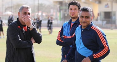حمادة صدقى يوقع على إقرار التفرغ لمنتخب 99