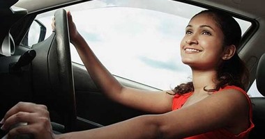 نصائح لمبتدئات "السواقة" من مسئول تعليم قيادة السيارات