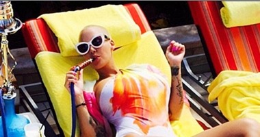 بالصور.. احتفالا بعيد ميلاد المثيرة للجدل آمبر روز الـ32.. 20 صورة "لازم تشوفها" للنجمة بعيدًا عن "العرى".. بين "المايوه" والـ"lenses" الفوسفورية وتصميمات ملابسها الشفافة.. وقبلاتها لصديقتها