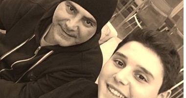 الوليد الحلانى ينشر "سيلفى" مع والده عاصى الحلانى على "إنستجرام"