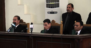 بدء جلسة محاكمة مرسى و 27 آخرين باقتحام السجون