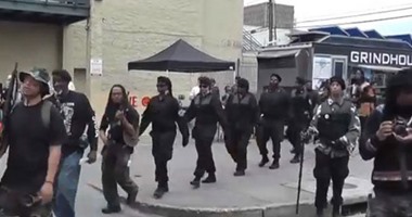 مظاهرة مسلحة لحزب الفهود فى تكساس احتجاجا على مقتل مدنيين سود