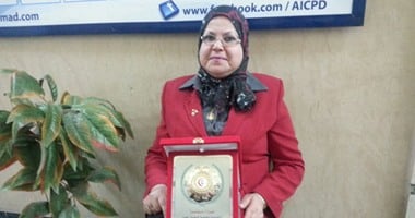 أول طبيبة صماء فى مصر لـ"اليوم السابع": مارست الطب 20 عاما دون سمع.. الدكتورة فادية: حصلت على 97% بالثانوية.. واستخدمت لغة "الشفايف" للاستماع.. واعتمدت على الأفلام العربى القديمة لاستذكار محاضراتى
