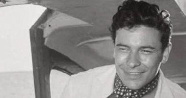 فى ذكرى رحيله الـ 6.. تعرف على أهم 8 أعمال لـ "الفتى الشقى" أحمد رمزى
