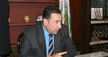نقيب الصيادلة لـ"اليوم السابع": حجم الأدوية المغشوشة 10 مليارات جنيه.. وإنشاء هيئة عليا يحل 90% من المشكلات.. واستخدام الاسم العلمى يحل أزمة نقص 331 نوعا.. ويطالب بإعادة تسعير منتجات قطاع الأعمال