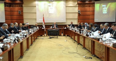محلب: مسح شامل للمشروعات المتوقفة.. ومجموعة وزارية لتنمية مطروح (تحديث)