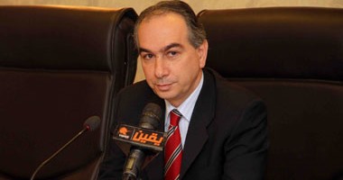 محافظ الجيزة يعلن استياءه لأسلوب مديرية التعليم فى واقعة حرق الكتب