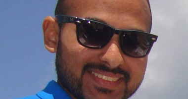 تحت شعار "المصرى أبو الصينى".. "أحمد" يبتكر مجسمات صغيرة من الصلصال