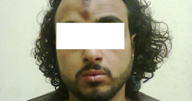 ضبط طالب بحوزته أختام مقلدة لتزوير تأشيرات وعقود السفر بمحطة مترو العتبة