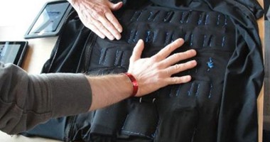 بالصور.. علماء يطورون ملابس ذكية جديدة تزودك بالحاسة السادسة