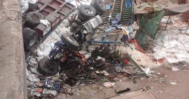 أسماء المتوفين إثر سقوط سيارة مقطورة من أعلى كوبرى بشتيل بالجيزة