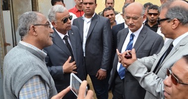 بالصور.. وزير التعليم الفنى يأمر بنقل محول كهربائى خارج مدرسة صناعية بالسويس