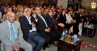 عبد الواحد النبوى وهالة يوسف يشهدان رسالة سلام بقبة الغورى
