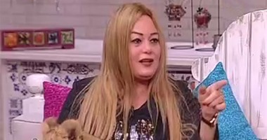 بالصور.. فاتن الحلو برفقة أسد وثعبان على الهواء مع شريهان أبو الحسن
