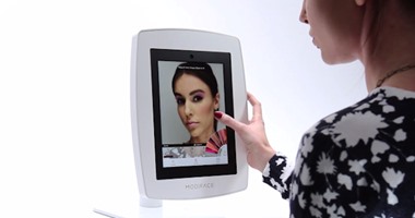مرآة ذكية جديدة متطورة تمكنك من تجربة الماكياج قبل شرائه