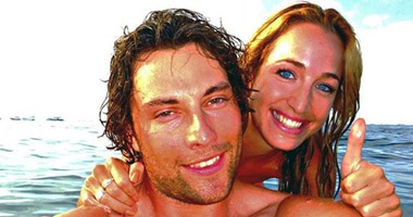 أسترالى ينشر صورة "عضّة" ويحتفل بكونه الرجل الذى نجا من عضة أسد