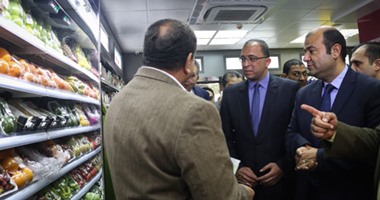 بالصور.. وزيرا التموين والتخطيط يفتتحان 3 أفرع لمشروع "جمعيتى" بالإسكندرية